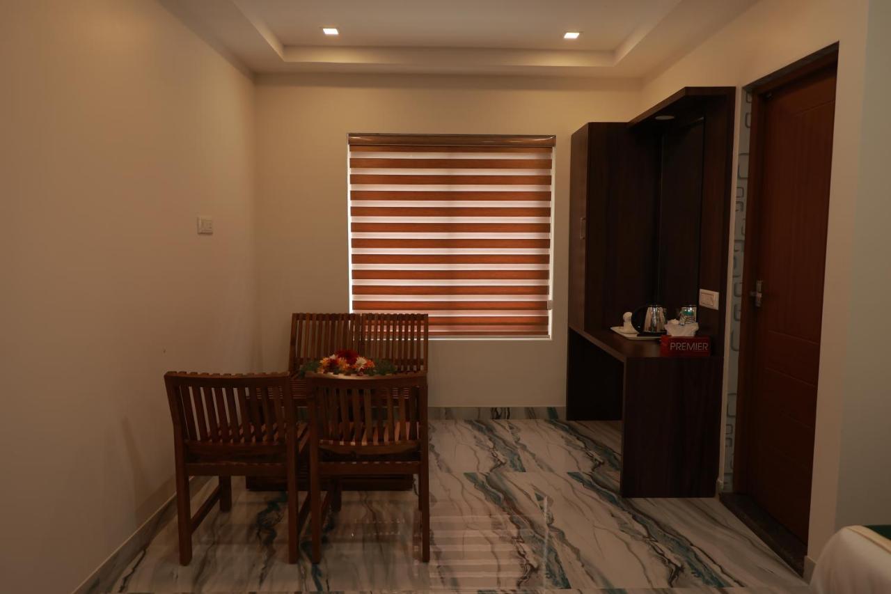 Delano Residency Hotel Kaliyal Exterior photo
