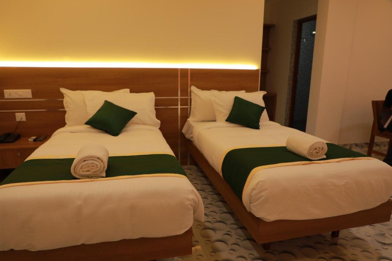 Delano Residency Hotel Kaliyal Exterior photo